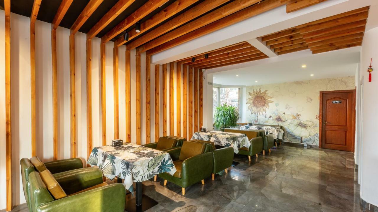 Floral Hotel - Begonia Villa Циндао Екстериор снимка